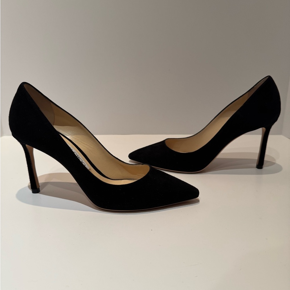 New!! Never Worn! Jimmy Choo Pumps